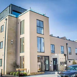 Apartment Stylish And Two Bedroom & Two Bathroom With Free Parking, Bath